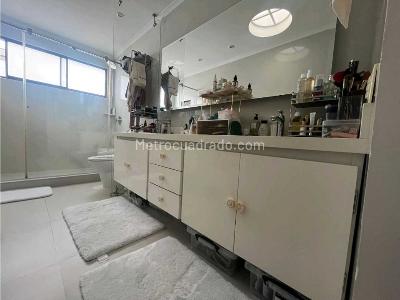 Apartamento de 3 alcobas en venta en Chico, Bogotá, 226 m² · foto 19 de 20