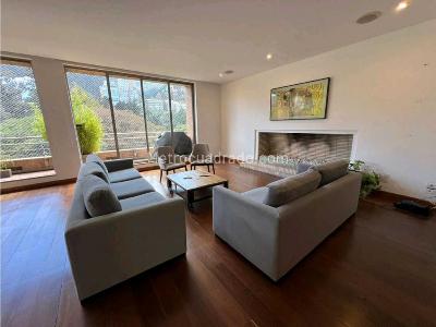 Apartamento de 3 alcobas en venta en Chico, Bogotá, 345 m² · foto 2 de 17