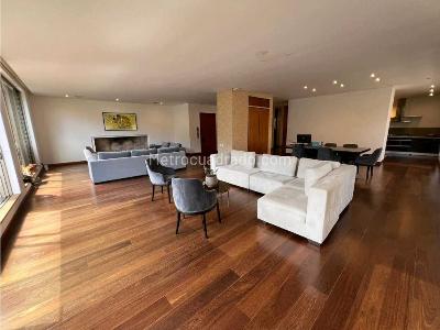 Apartamento de 3 alcobas en venta en Chico, Bogotá, 345 m² · foto 4 de 17