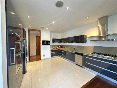 Apartamento de 3 alcobas en venta en Chico, Bogotá, 345 m² · foto 9 de 17