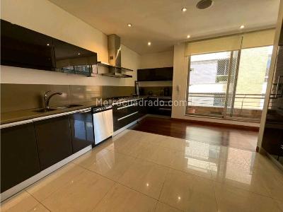 Apartamento de 3 alcobas en venta en Chico, Bogotá, 345 m² · foto 10 de 17