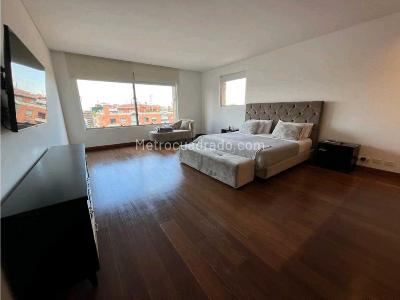 Apartamento de 3 alcobas en venta en Chico, Bogotá, 345 m² · foto 13 de 17