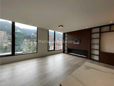 Apartamento en venta en Chico, Bogotá · foto 2 de 18