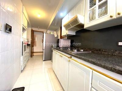 Apartamento de 3 alcobas en venta en Santa Barbara Occidental, Bogotá, 170 m² · foto 4 de 19