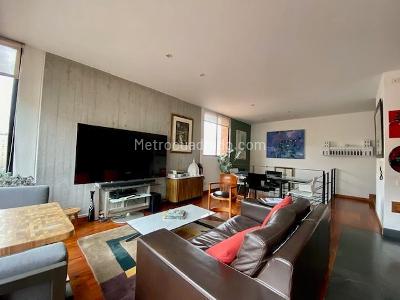 Apartamento de 2 alcobas en venta en Rosales Bellavista, Bogotá, 90 m² · foto 2 de 17