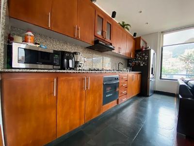 Apartamento de 2 alcobas en venta en Rosales Bellavista, Bogotá, 90 m² · foto 3 de 17
