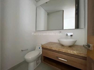 Apartamento de 2 alcobas en venta en Chico Reservado, Bogotá, 153 m² · foto 4 de 14