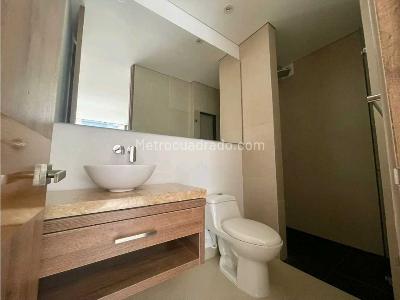 Apartamento de 2 alcobas en venta en Chico Reservado, Bogotá, 153 m² · foto 5 de 14