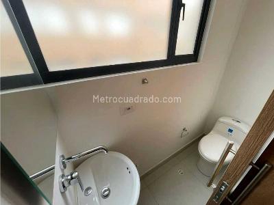 Apartamento de 2 alcobas en venta en Chico Reservado, Bogotá, 153 m² · foto 12 de 14