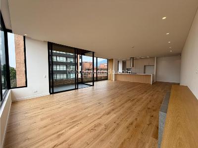 Apartamento de 3 alcobas en venta en La Cabrera, Bogotá, 205 m² · foto 3 de 16