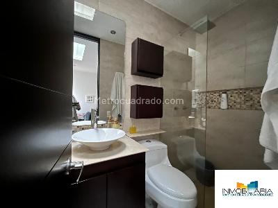 Apartamento de 3 alcobas en venta en Chico Navarra, Bogotá, 200 m² · foto 14 de 20