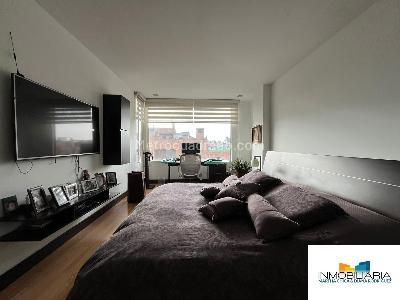 Apartamento de 3 alcobas en venta en Chico Navarra, Bogotá, 200 m² · foto 16 de 20