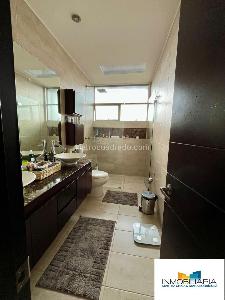 Apartamento de 3 alcobas en venta en Chico Navarra, Bogotá, 200 m² · foto 17 de 20
