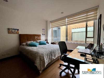 Apartamento de 3 alcobas en venta en Chico Navarra, Bogotá, 200 m² · foto 18 de 20