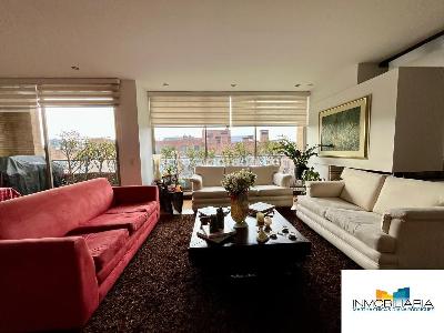 Apartamento de 3 alcobas en venta en Chico Navarra, Bogotá, 200 m² · foto 3 de 20