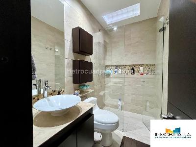 Apartamento de 3 alcobas en venta en Chico Navarra, Bogotá, 200 m² · foto 20 de 20