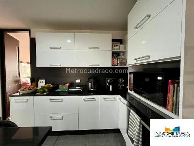 Apartamento de 3 alcobas en venta en Chico Navarra, Bogotá, 200 m² · foto 9 de 20