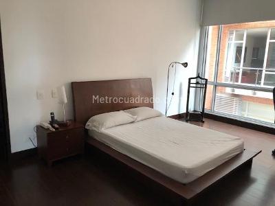 Apartamento de 2 alcobas en arriendo en Chico Cabrera, Bogotá, 117 m² · foto 4 de 10
