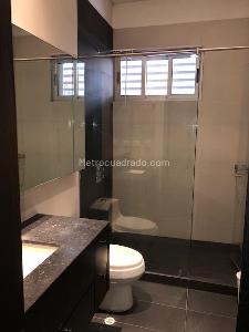 Apartamento de 2 alcobas en arriendo en Chico Cabrera, Bogotá, 117 m² · foto 5 de 10