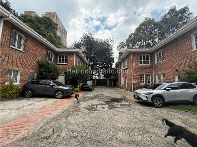 Casa de 3 alcobas en venta en El Nogal, Bogotá, 313 m² · foto 2 de 14