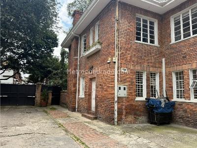 Casa de 3 alcobas en venta en El Nogal, Bogotá, 313 m² · foto 9 de 14