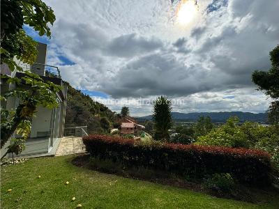 Casa en venta en Usaquen, Bogotá · foto 2 de 20
