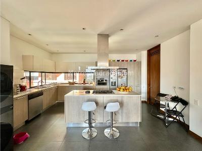Apartamento en venta en Los Rosales, Bogotá · foto 8 de 20