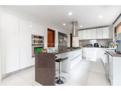 Apartamento de 4 alcobas en venta en Los Rosales, Bogotá, 360 m² · foto 5 de 14