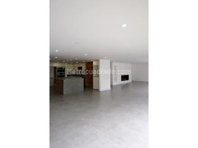 Apartamento de 3 alcobas en venta en Chico Norte, Bogotá, 280 m² · foto 8 de 20
