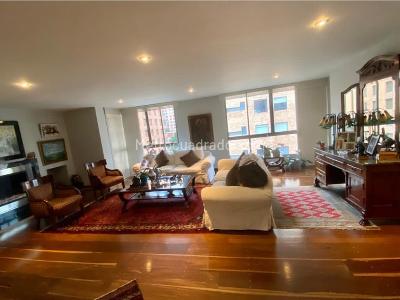 Apartamento de 4 alcobas en venta en Chico Norte, Bogotá, 400 m² · foto 6 de 17