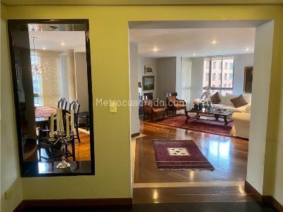 Apartamento de 4 alcobas en venta en Chico Norte, Bogotá, 400 m² · foto 7 de 17