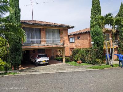 Casas en El Tesoro, Medellín - Vivienda Nueva y Usada