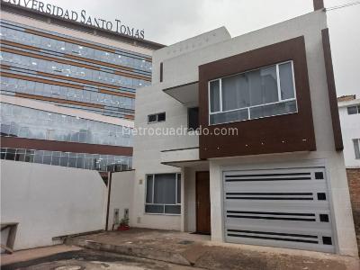 Casa de 5 alcobas en venta en Unicentro, Tunja, 270 m² · foto 2 de 20
