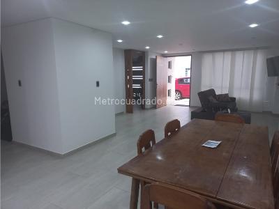 Casa de 5 alcobas en venta en Unicentro, Tunja, 270 m² · foto 5 de 20