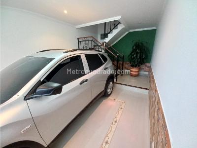 Casa de 5 alcobas en venta en Tunja, Tunja, 258 m² · foto 2 de 20