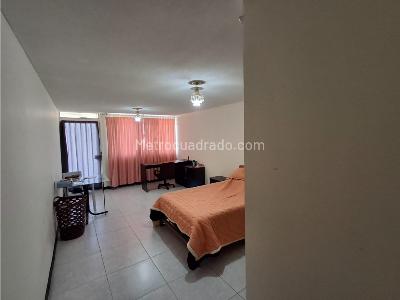 Casa de 5 alcobas en venta en Las Nieves, Tunja, 230 m² · foto 8 de 20
