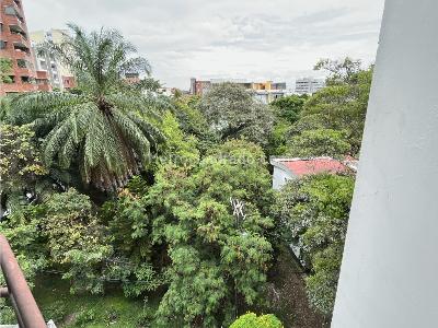 Apartamento en venta en Granada, Cali · foto 3 de 20