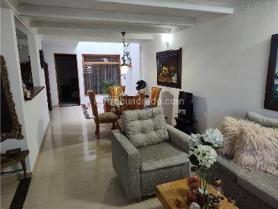 Casa de 3 alcobas en venta en Rio Negro, Rionegro, 140 m² · foto 4 de 16