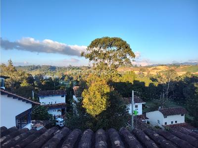 Casa de 3 alcobas en venta en La Macarena, Rionegro, 280 m² · foto 2 de 11