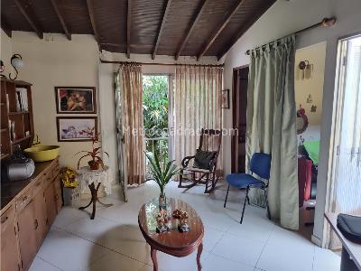 Casa de 3 alcobas en venta en Laureles, Medellín, 269 m² · foto 3 de 15