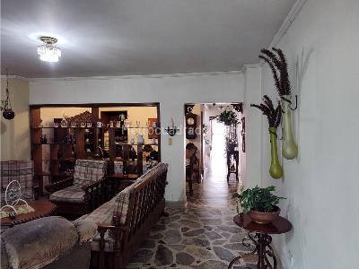 Casa de 3 alcobas en venta en Laureles, Medellín, 269 m² · foto 4 de 15