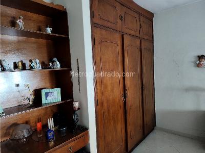 Casa de 3 alcobas en venta en Laureles, Medellín, 269 m² · foto 7 de 15