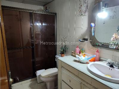 Casa de 3 alcobas en venta en Laureles, Medellín, 269 m² · foto 8 de 15