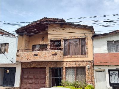 Casa de 3 alcobas en venta en Laureles, Medellín, 269 m² · foto 12 de 15