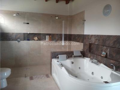 Casa de 5 alcobas en venta en Llanogrande, Rionegro, 350 m² · foto 13 de 20