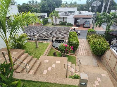 Casa de 5 alcobas en venta en Ricaurte, Girardot, 300 m² · foto 4 de 20