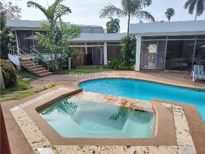 Casa de 5 alcobas en venta en Ricaurte, Girardot, 300 m² · foto 6 de 20