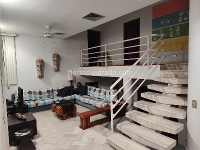 Casa de 5 alcobas en venta en Ricaurte, Girardot, 300 m² · foto 10 de 20