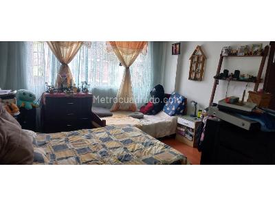 Casa de 5 alcobas en venta en La Campiña, Bogotá, 238 m² · foto 9 de 20