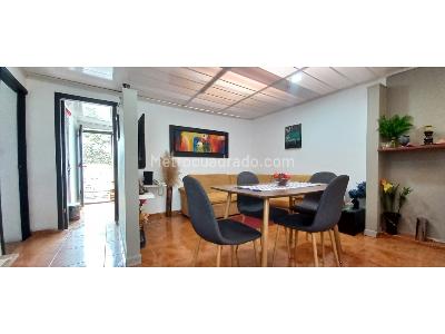 Casa de 5 alcobas en venta en Ciudad Jardin Nte, Bogotá, 320 m² · foto 8 de 19